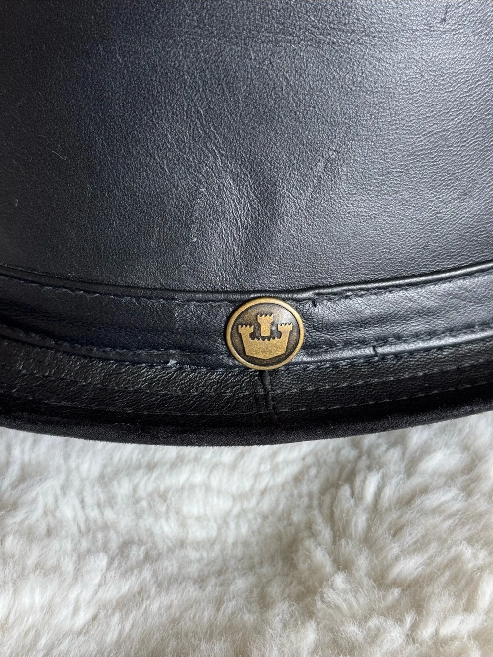 Goorin Bros Black 100% Leather Trilby Hat with Branded Metal Emblem Sz XL Rare